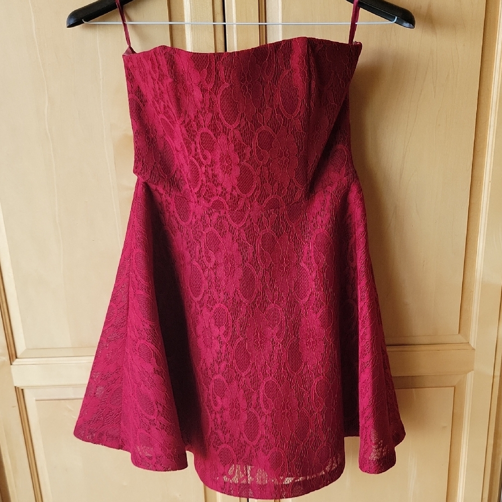 Aqua Red Lace Strapless Dress